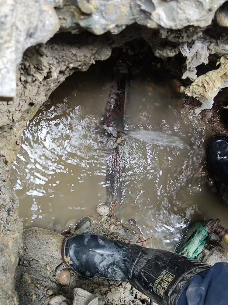 通辽本地服务：小区水管漏水检测维修